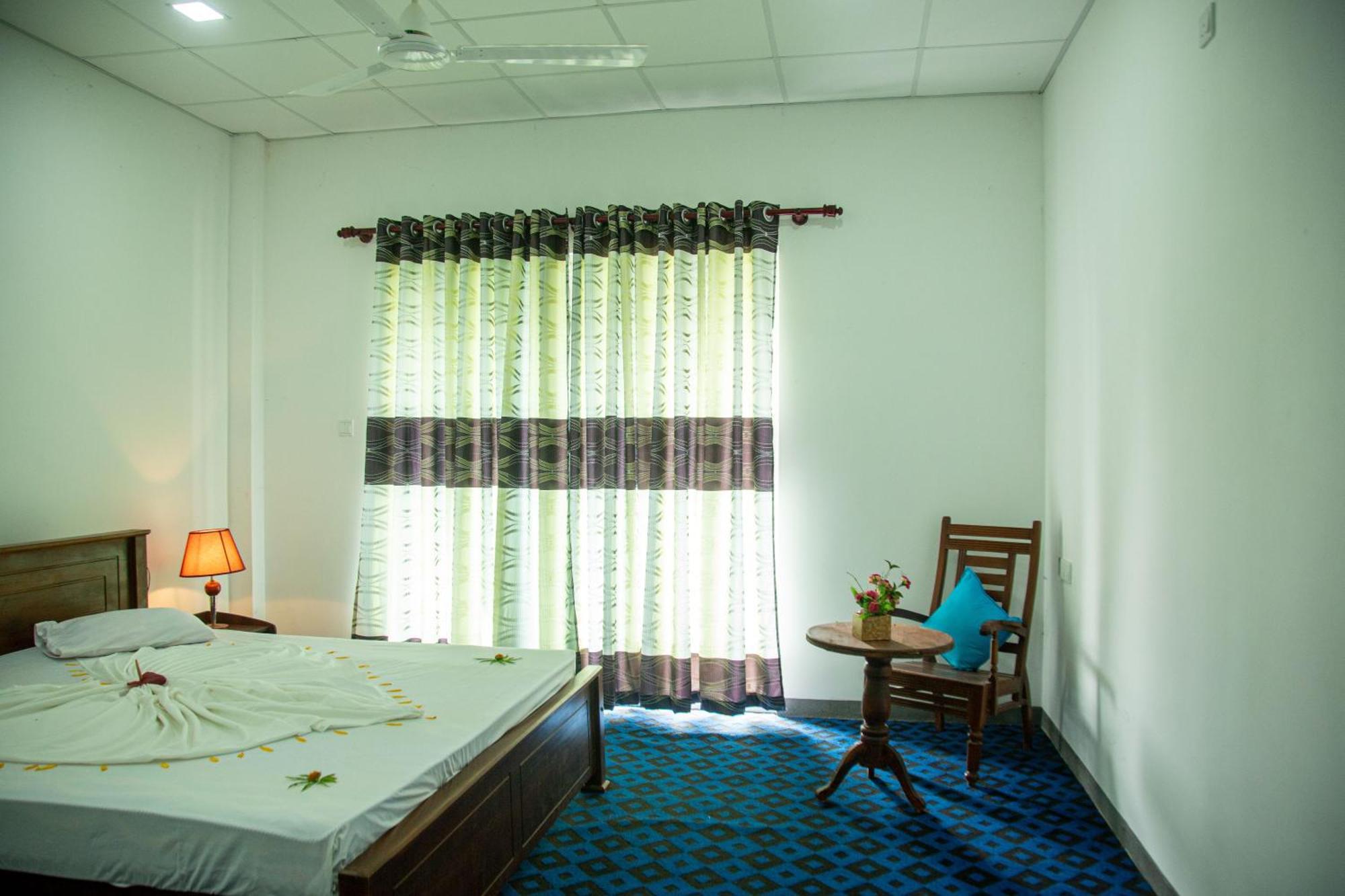 Hotel Sapid Luck Yala Safari Tissamaharama Chambre photo